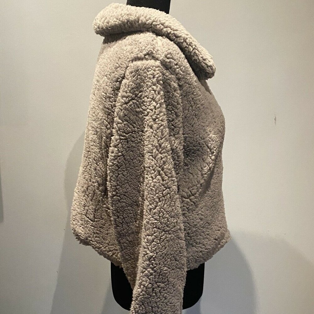 NEW Francesca's Cropped Sherpa Fuzzy Jacket - Picture 4 of 8